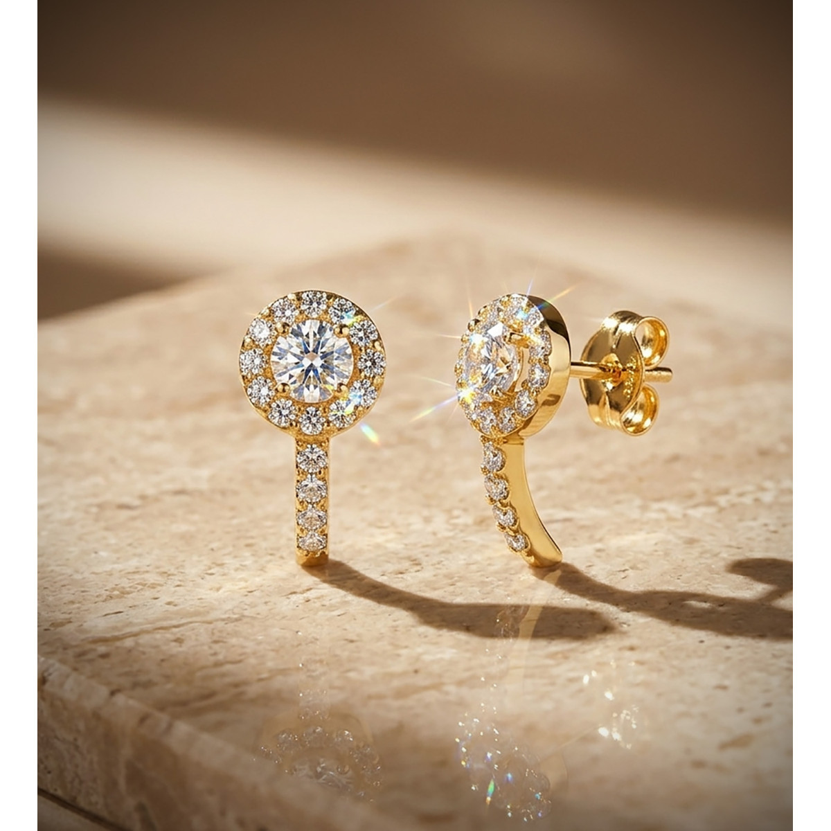 18K PENDIENTES ORO AMARILLO CUAJO CON CIRCONITAS. MEDIDA: 12,5 X 6 MM. CIERRE PRESION