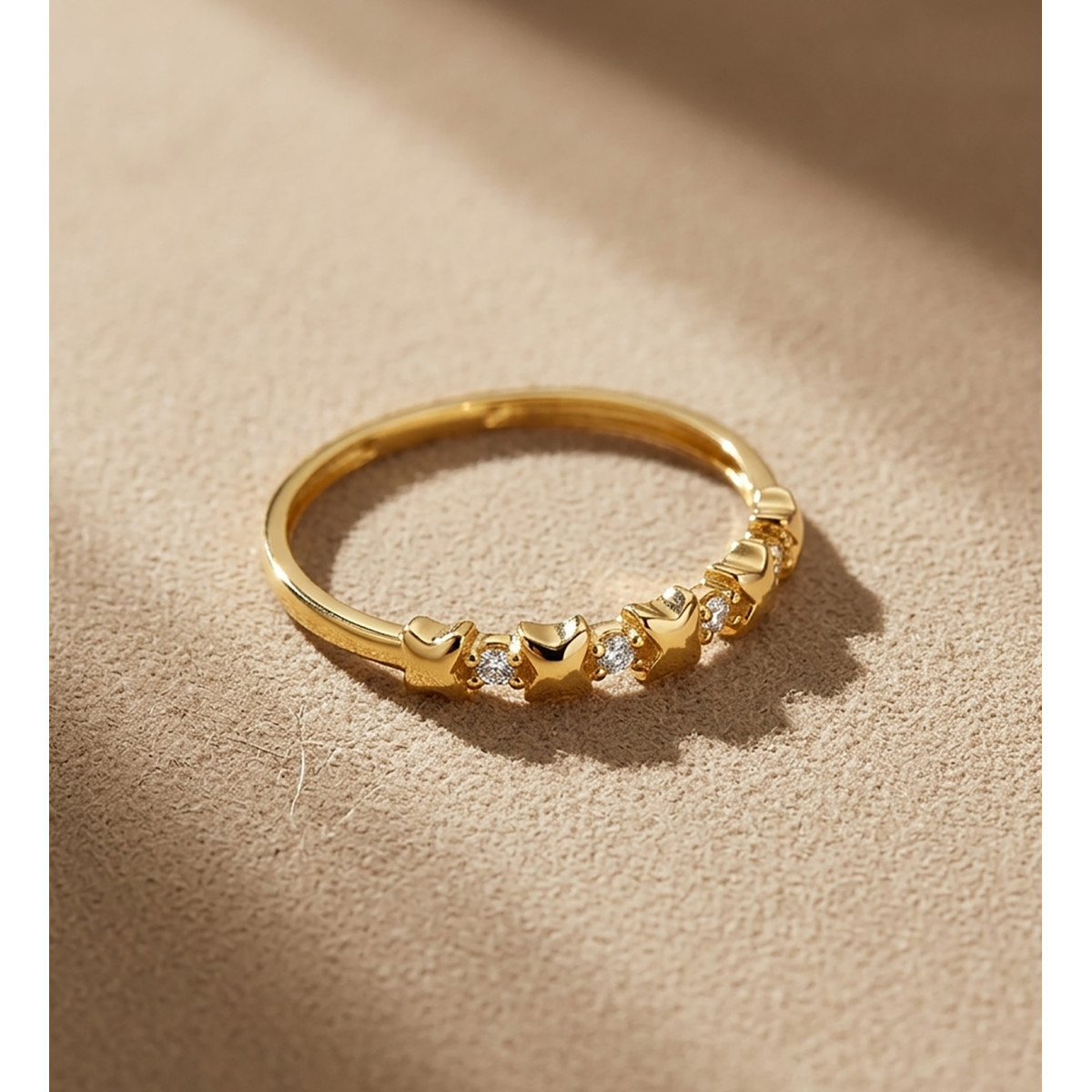 18K SORTIJA ORO AMARILLO ESTRELLITAS CON 4 CIRCONITAS. ANCHO: 2,3 MM