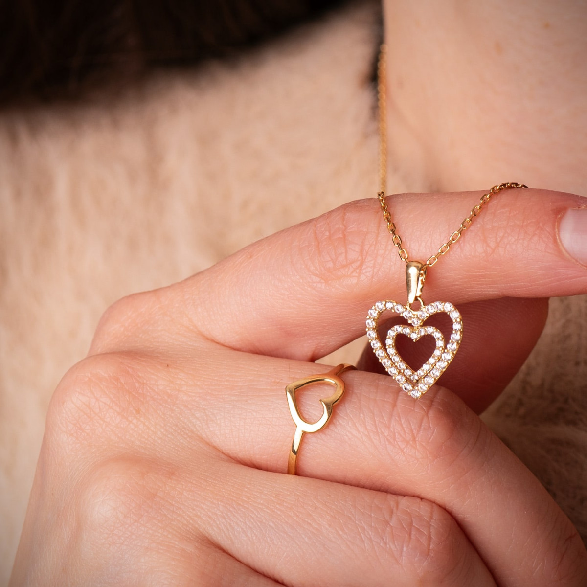 18K COLGANTE ORO AMARILLO CORAZONES CIRCONITA 15X14 MM C. AMOR