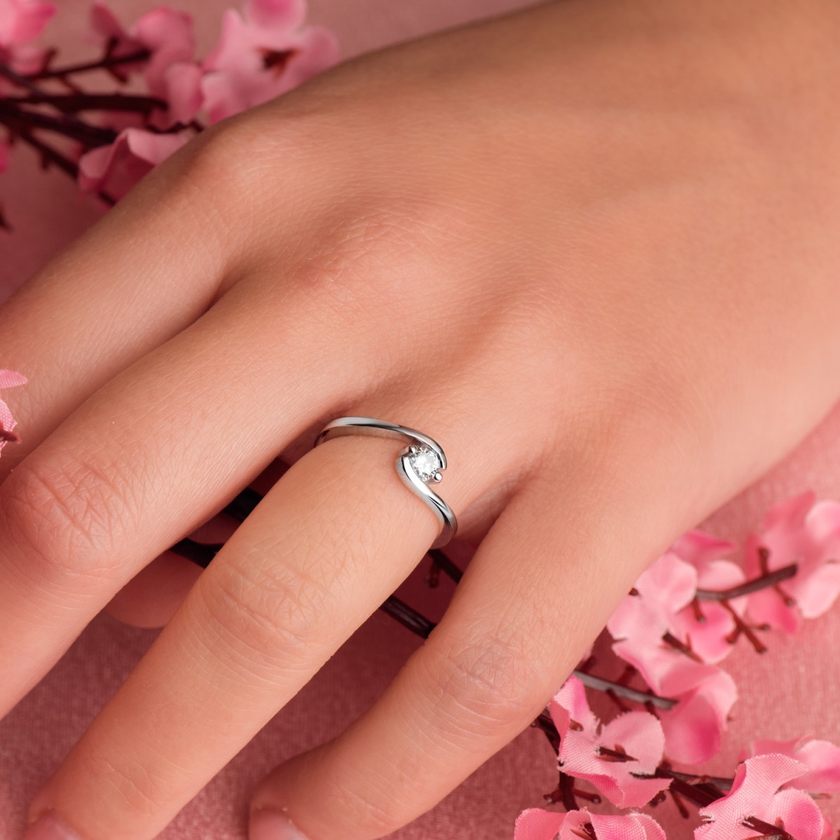 18K SOLITARIO DIAMANTE NATURAL TALLA BRILLANTE ORO BLANCO 0.200 QTS. SI-H