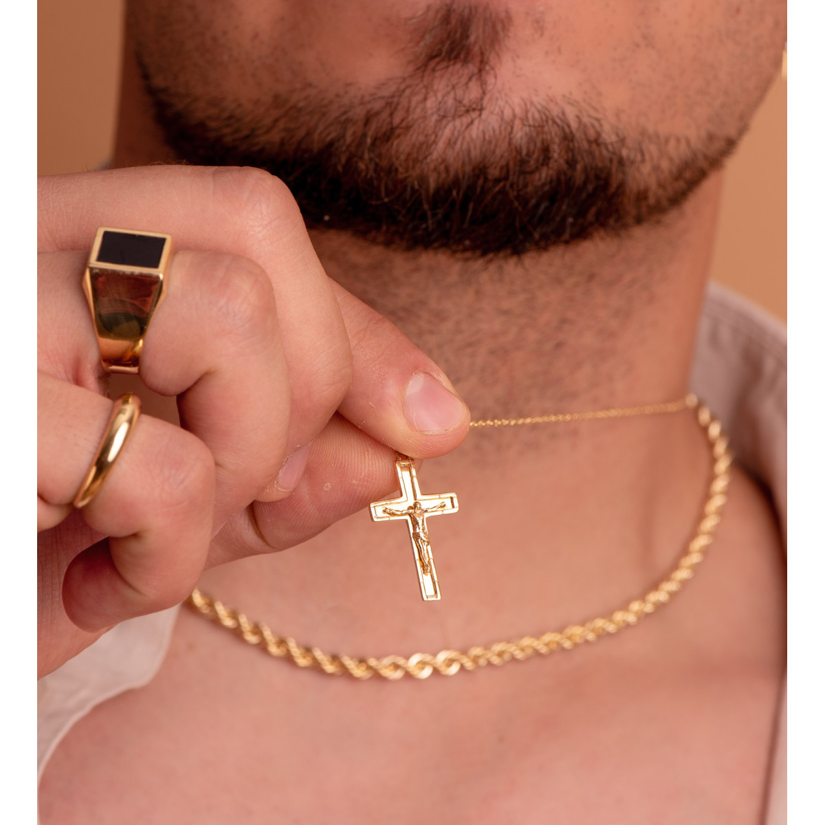 18K CRUZ ORO AMARILLO CON CRISTO EN BRILLO CON BORDES 26 X 17 MM