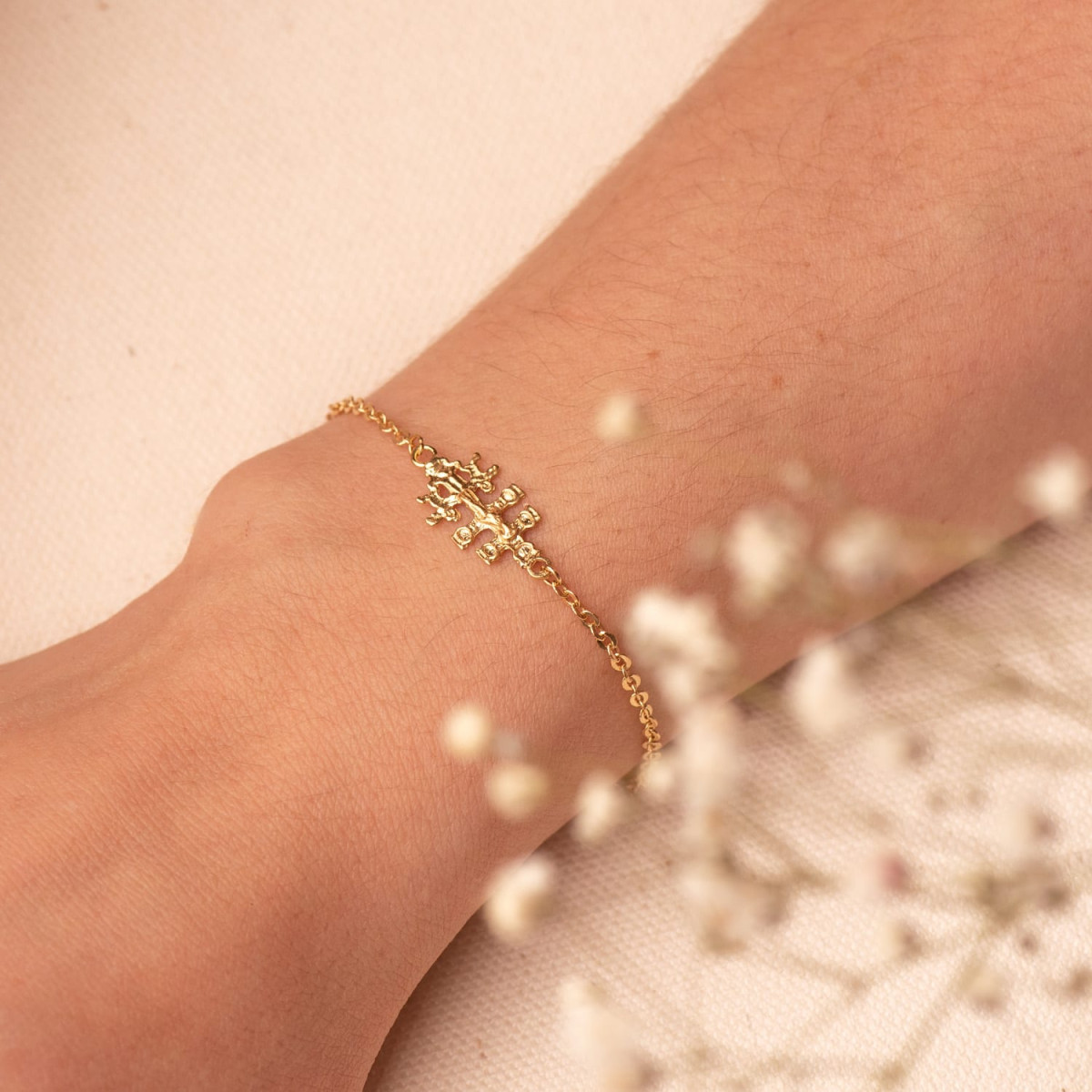 18K PULSERA ORO AMARILLO CON CRUZ CARAVACA 19X9 MM. LARGO: 18 3 CM