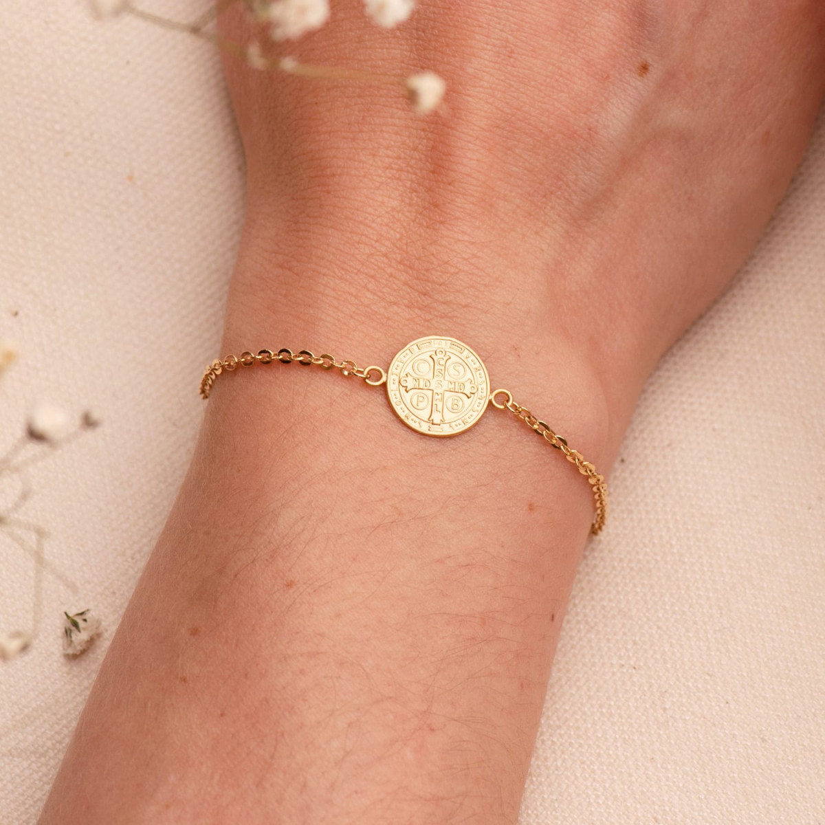 18K PULSERA ORO AMARILLO CON MEDALLA ORO AMARILLO SAN BENITO 12 MM.  LARGO: 18+2 CM