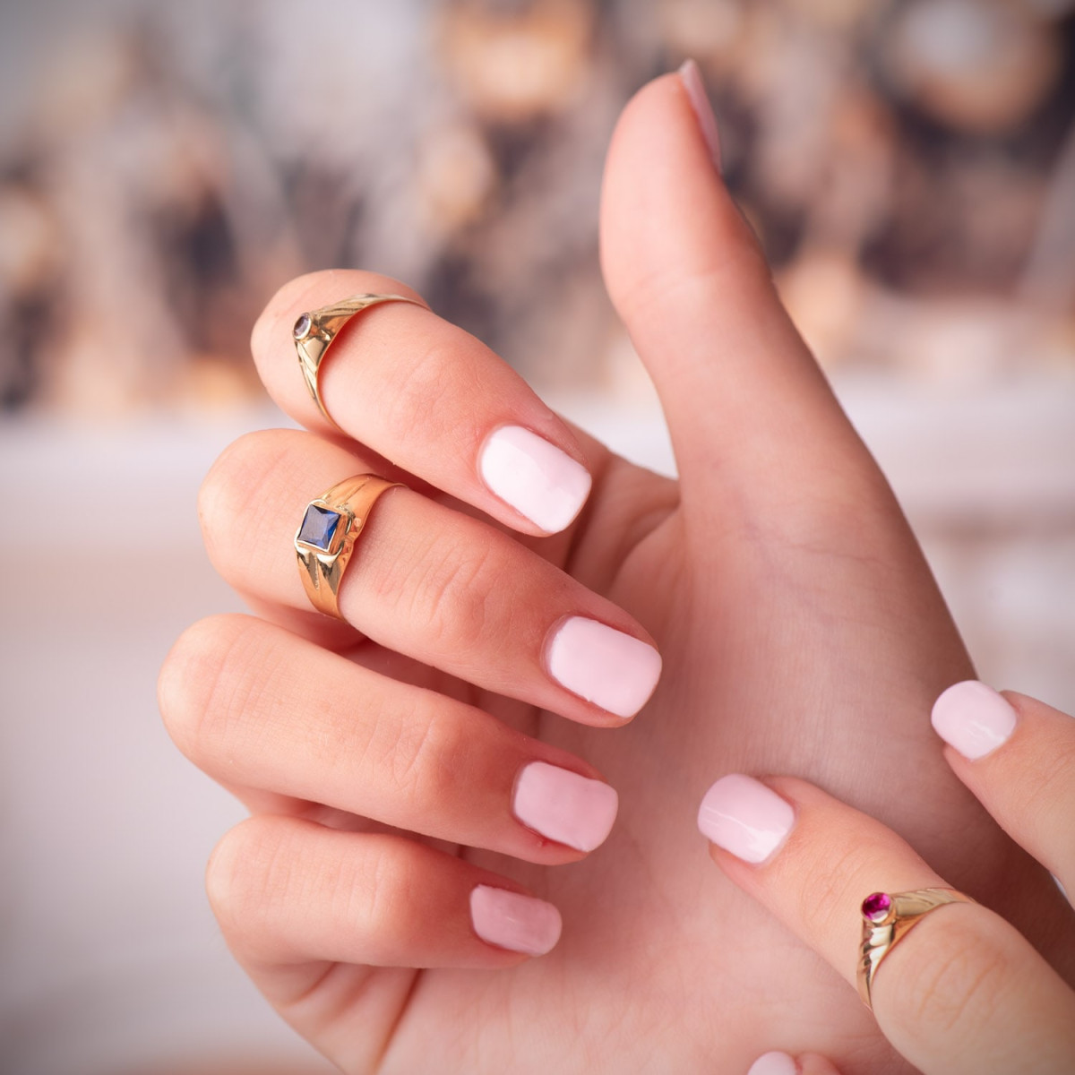 18K SOLITARIO ORO AMARILLO PEQUEÑO BEBE O MEÑIQUE CIRCONITA AZUL CUADRADA 3.5MM