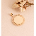 18K MEDALLA ORO AMARILLO MEDUSA CON BORDE CALADA Y GRECA MATIZADA 27 MM 18K MEDALLA ORO AMARILLO MEDUSA CON BORDE CALADA Y GRECA MATIZADA 27 MM