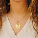 18K MEDALLA ORO AMARILLO MEDUSA CON BORDE CALADA Y GRECA MATIZADA 33 MM 18K MEDALLA ORO AMARILLO MEDUSA CON BORDE CALADA Y GRECA MATIZADA 33 MM