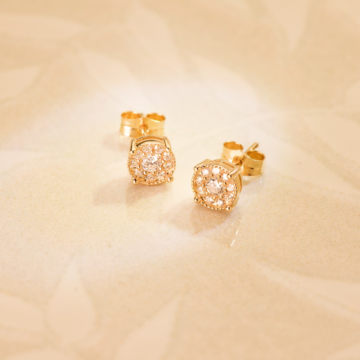 18K PENDIENTES ORO AMARILLO 20 DIAMANTES LABORATORIO 0,365 QTES VS2-G. 6,5X6,5 MM. PRESION