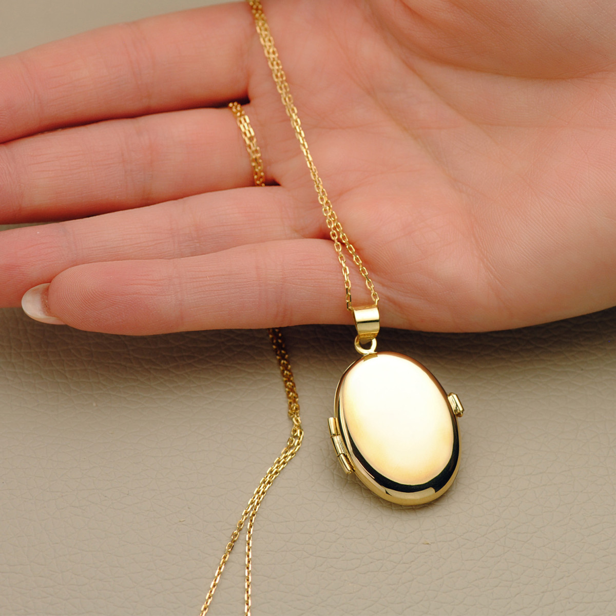 18K GUARDAPELO DIJE PORTAFOTOS ORO AMARILLO OVAL LISO 25X20 MM