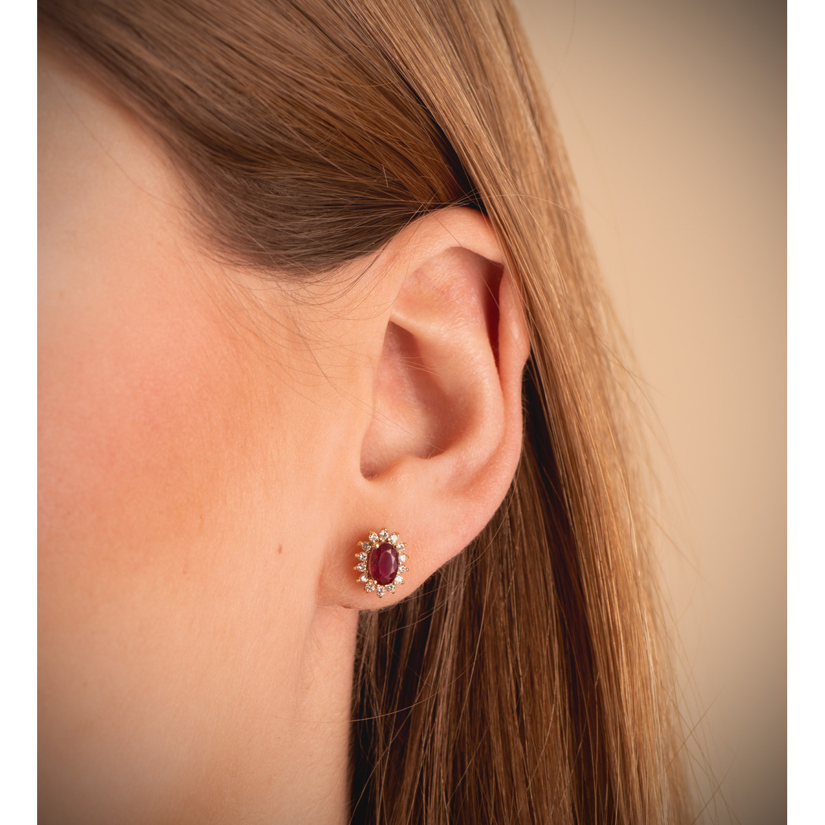 18K PENDIENTES ORO AMARILLO RUBI NATURAL 6X4 MM 1,10QT Y DIAMANTES LABORATORIO 0,280QT VS-2 G. 10X8 MM CIERRE PRESION