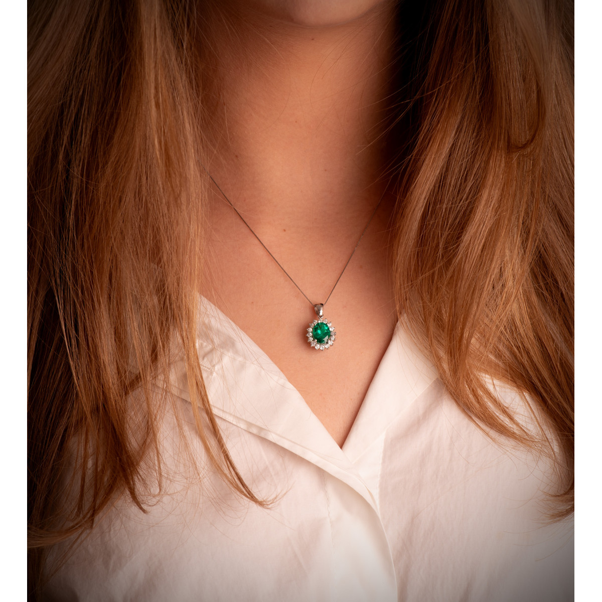 18K COLGANTE ORO BLANCO ESMERALDA RECRISTALIZADA 9X7 MM 1,74 QTS. DIAMANTES LABORATORIO VS2-G 0,52 QTE 14X12 MM