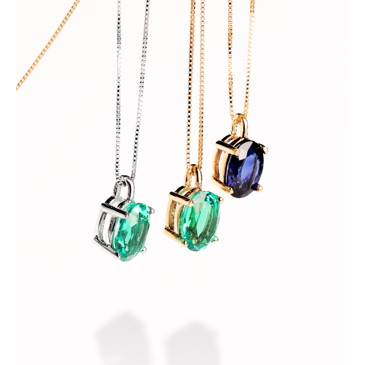 18K COLGANTE CON CADENA ORO AMARILLO ZAFIRO 7X5 MM 0,98 QT. CADENA VENECIANA 42-3 CM