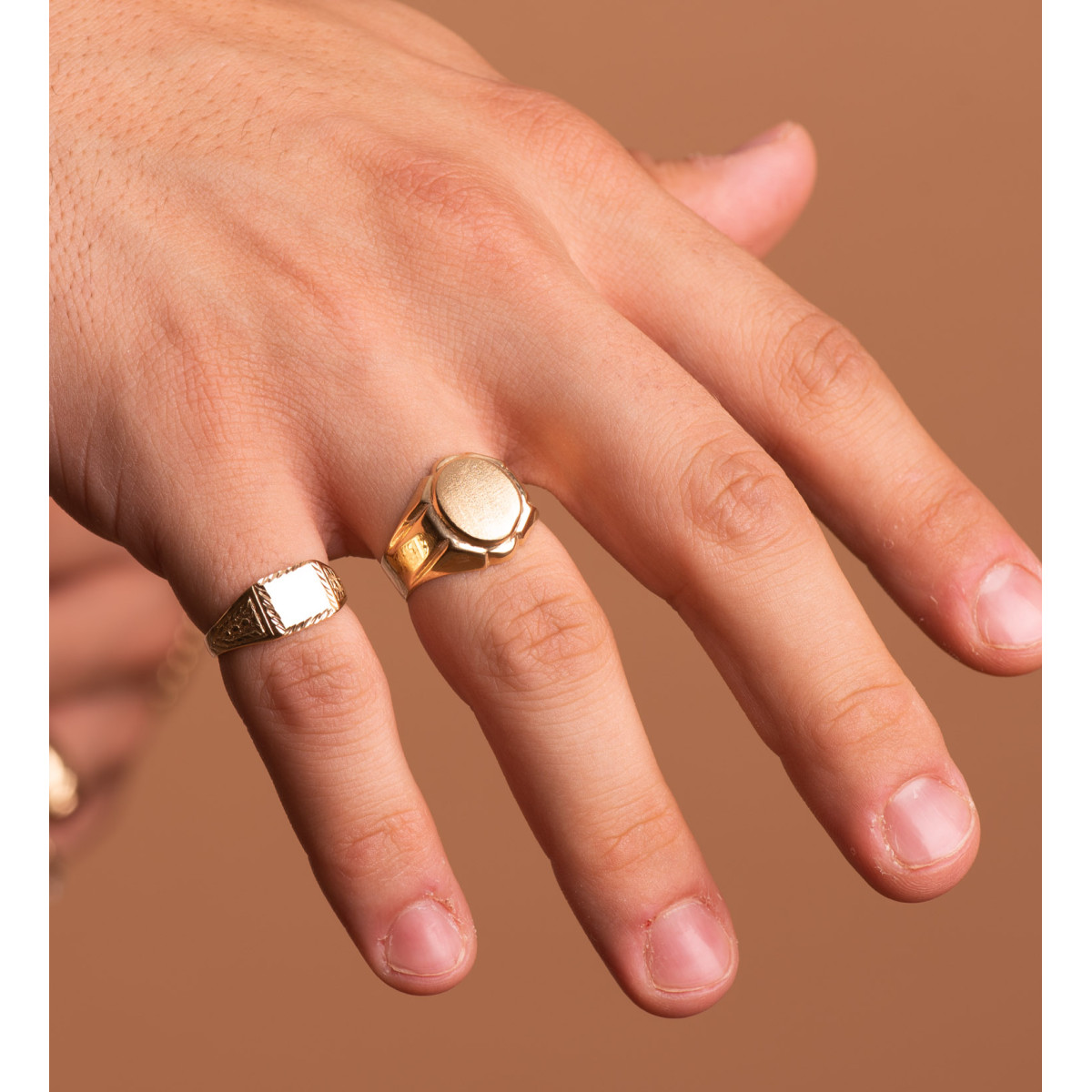 18K SELLO ORO AMARILLO HUECO TALLADO OVAL ZONA GRABADO 12 X 10.5 MM