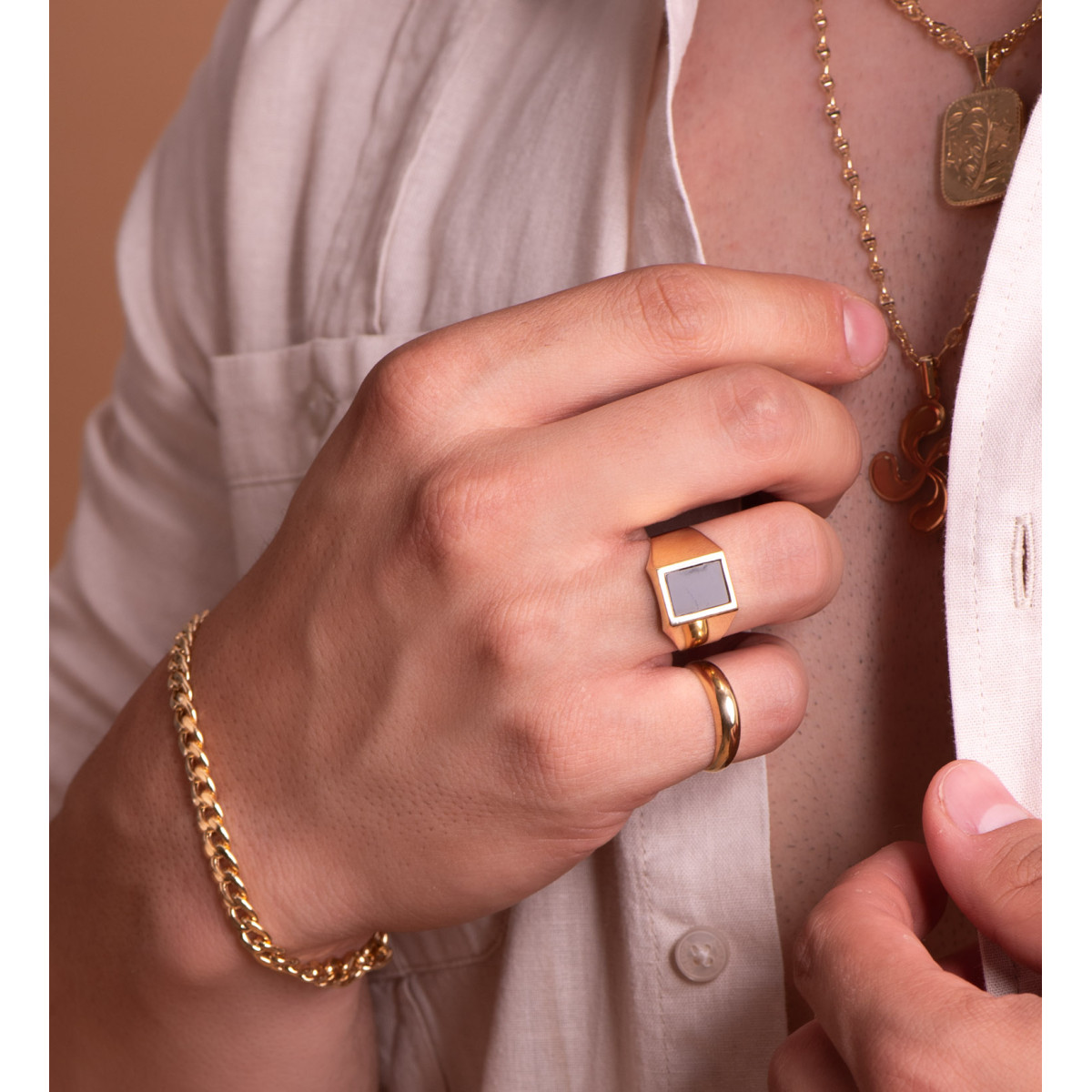 18K SELLO ORO AMARILLO ONIX CANTO VIVO 10X8 MM