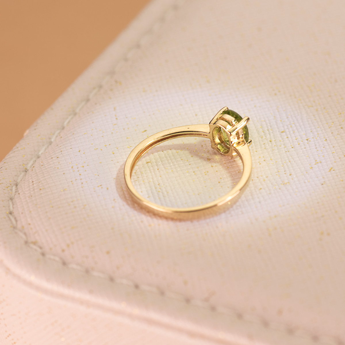 18K SORTIJA ORO AMARILLO GARRAS PIEDRA OLIVINA 7 X 5MM ANCHO CUERPO 2MM