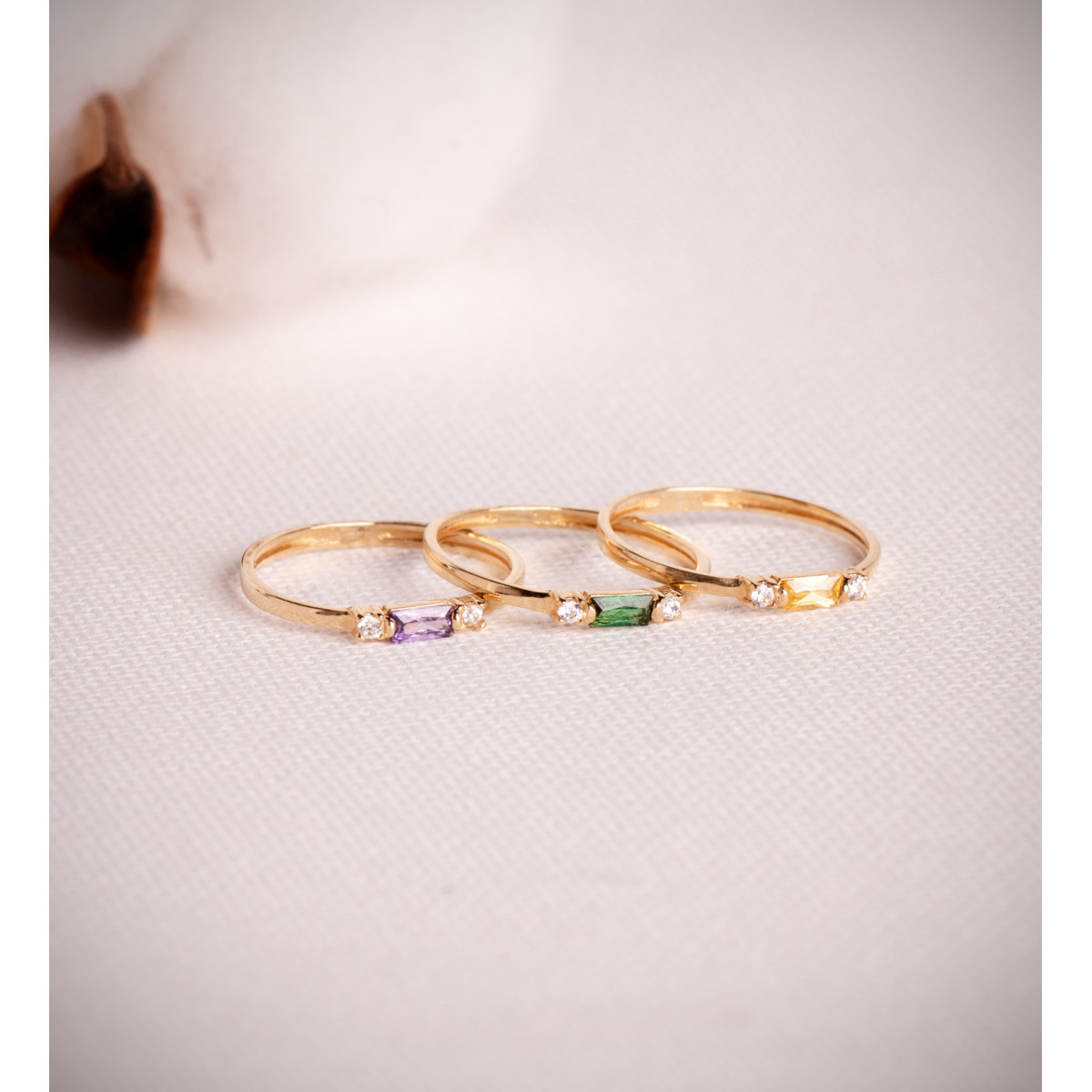 18K SORTIJA ORO AMARILLO CITRINO NATURAL 4X2 MM Y CIRCONITAS. ANCHO: 2MM