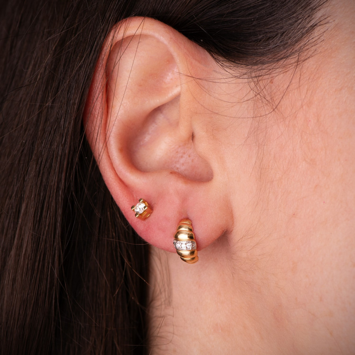 18K PENDIENTES ORO BICOLOR GALLONES CON CIRCONITAS. MEDIDA: 10 X 5 MM. CIERRE PRESION