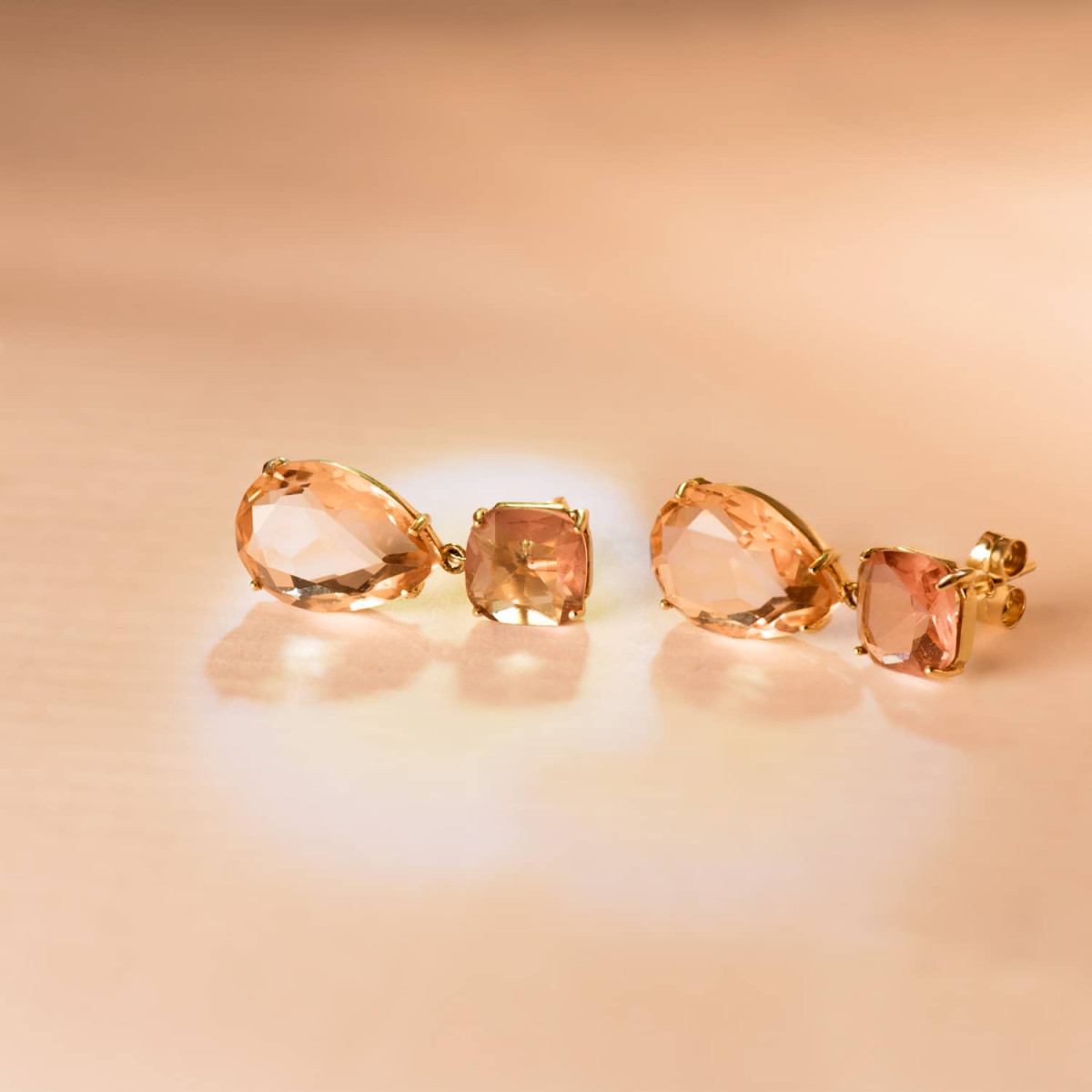 18K PENDIENTES ORO AMARILLO PIEDRA PERA COLOR ALEJANDRITA Y KUNCITA 24X10 MM CIERRE PRESION