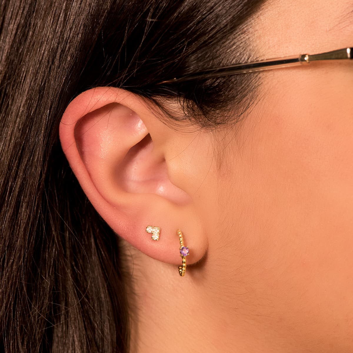 18K PENDIENTES ORO AMARILLO MEDIO ARO BOLITAS CON AMATISTA 13X3MM CIERRE PRESION