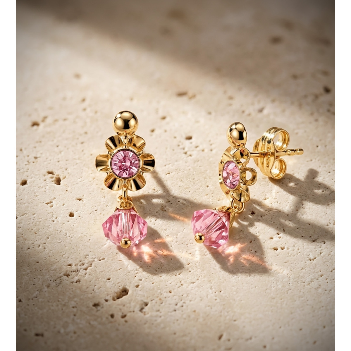 18K PENDIENTES ORO AMARILLO CUBANAS CON CIRCONITAS ROSAS. MEDIDA: 18 X 6,5 MM. CIERRE PRESION