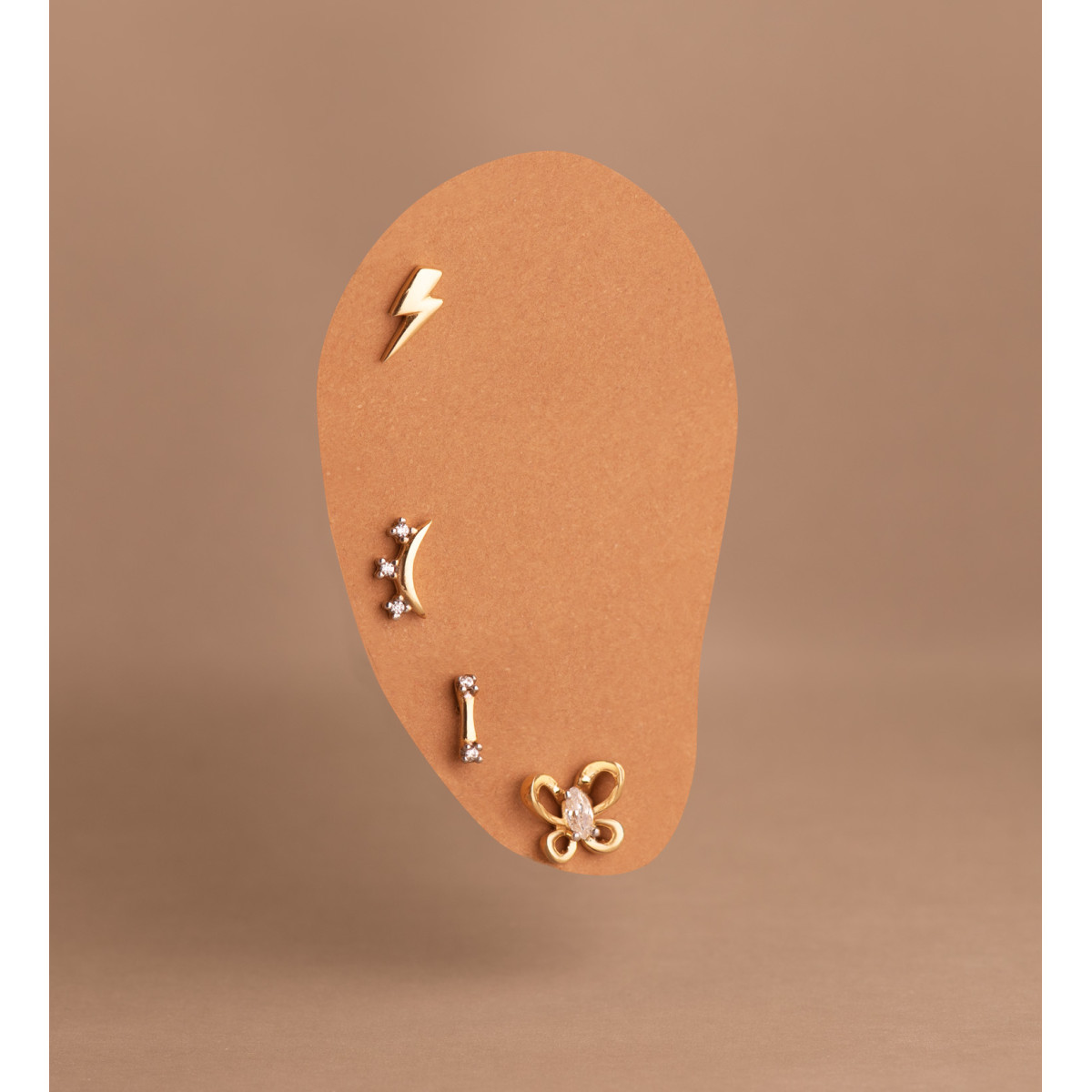 18K PENDIENTES ORO AMARILLO MARIPOSA CON CIRCONITAS MARQUISE. MEDIDA: 8X7 MM. CIERRE TUERCA