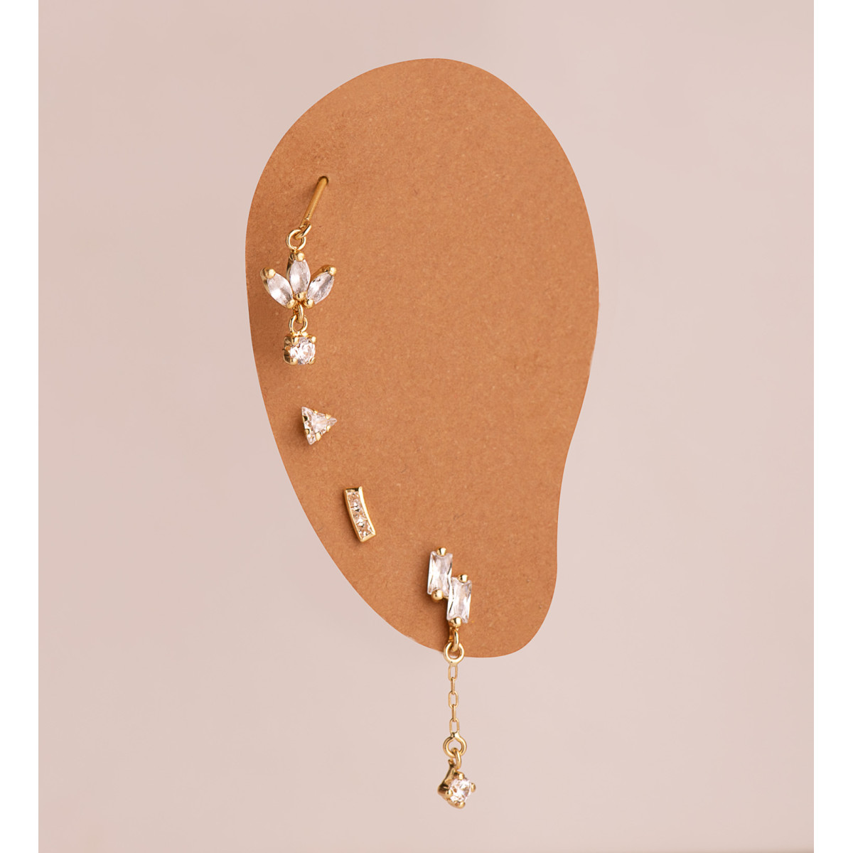 18K PIERCING DE OREJA ORO AMARILLO CIRCONITA TRIANGULO 3,5 X 3,5 MM. GRUESO BARRA 1.20 MM. CIERRE TUERCA