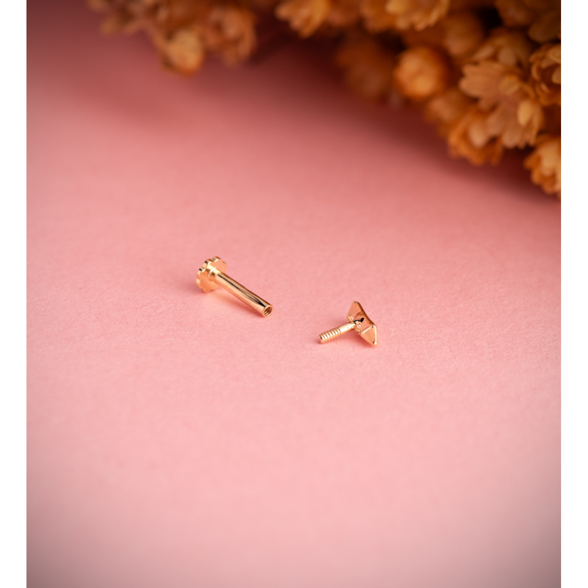 18K PIERCING DE OREJA ORO AMARILLO BARRITA CON CIRCONITAS 5X2 MM. GRUESO BARRA 1.20 MM. CIERRE TUERCA