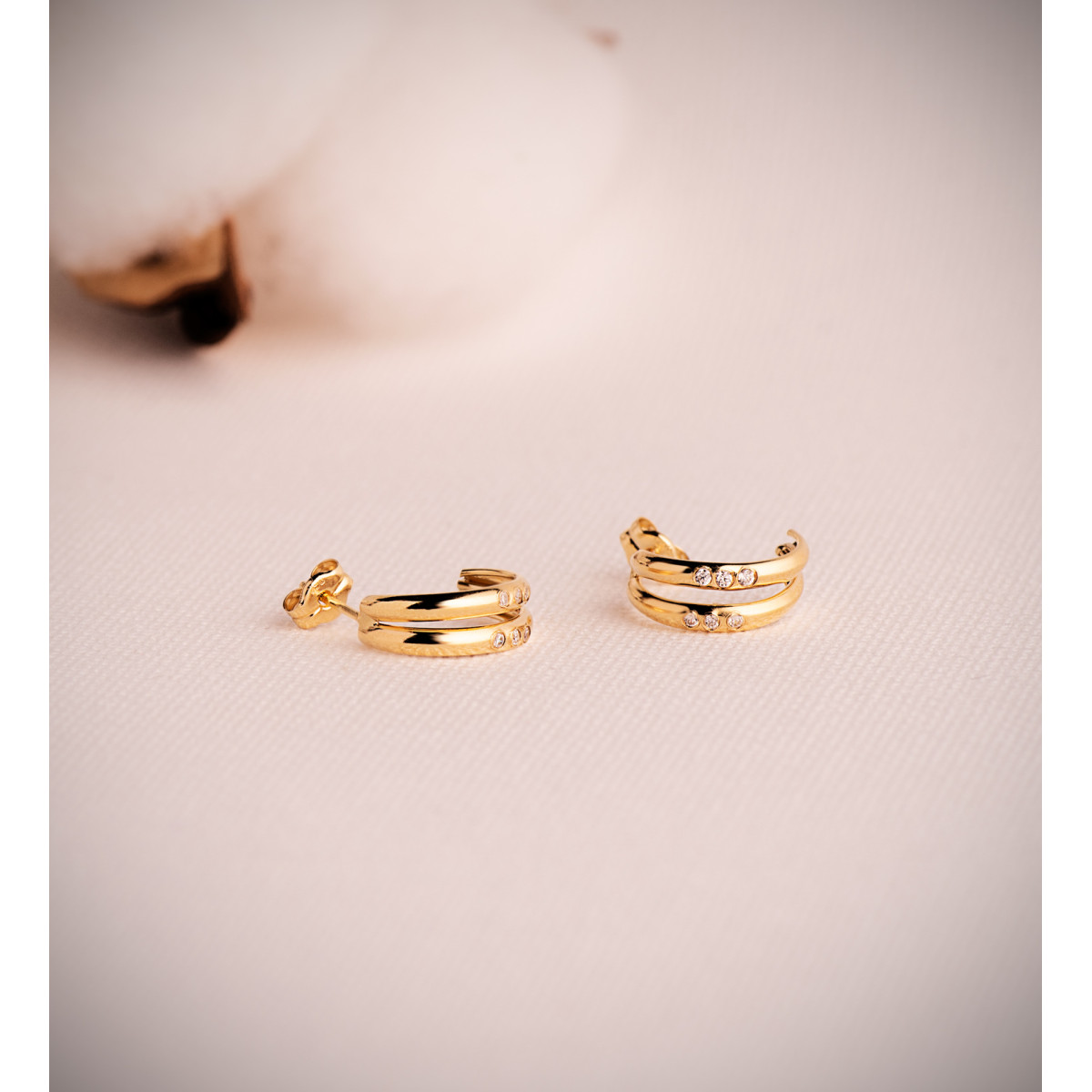 18K PENDIENTES ORO AMARILLO DOBLE ARO BANDAS CON CIRCONITAS, MEDIDA: 13 X 4,5 MM. CIERRE PRESION