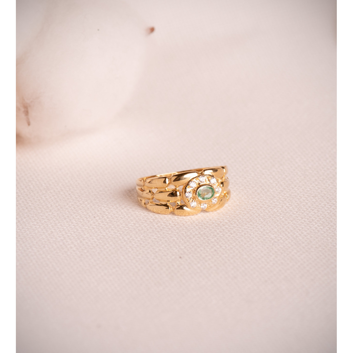 18K SORTIJA ORO AMARILLO PANTER CON CIRCONITAS Y ESMERALDA NATURAL 4X3 MM. ANCHO: 9 MM