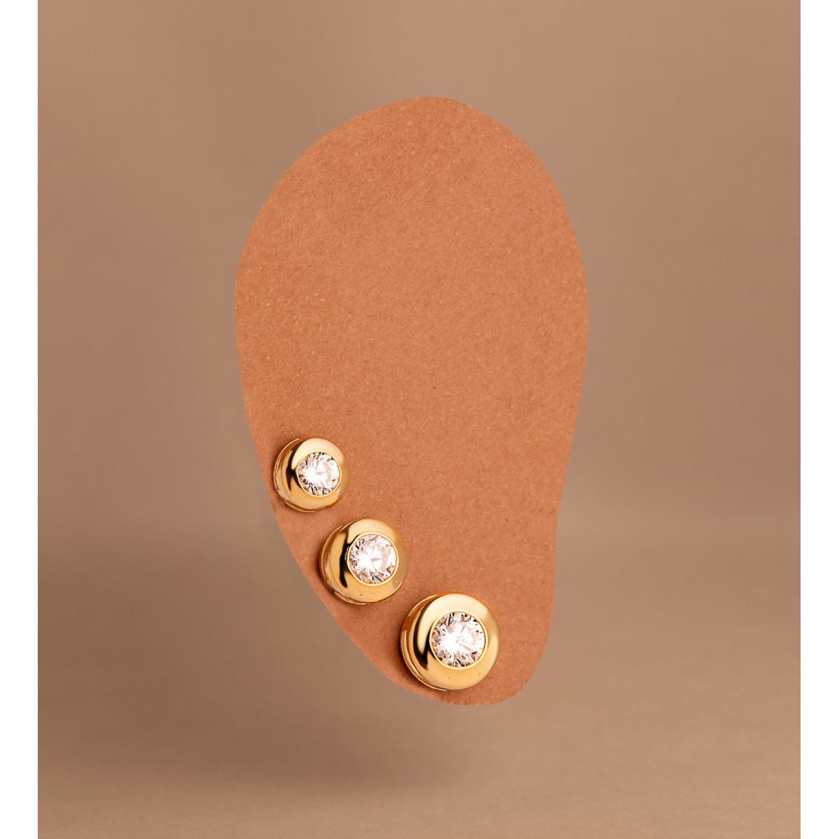 18K PENDIENTES ORO AMARILLO  CHATON GALERIA CON CIRCONITA. MEDIDA: 8,5 MM. CIERRE PRESION