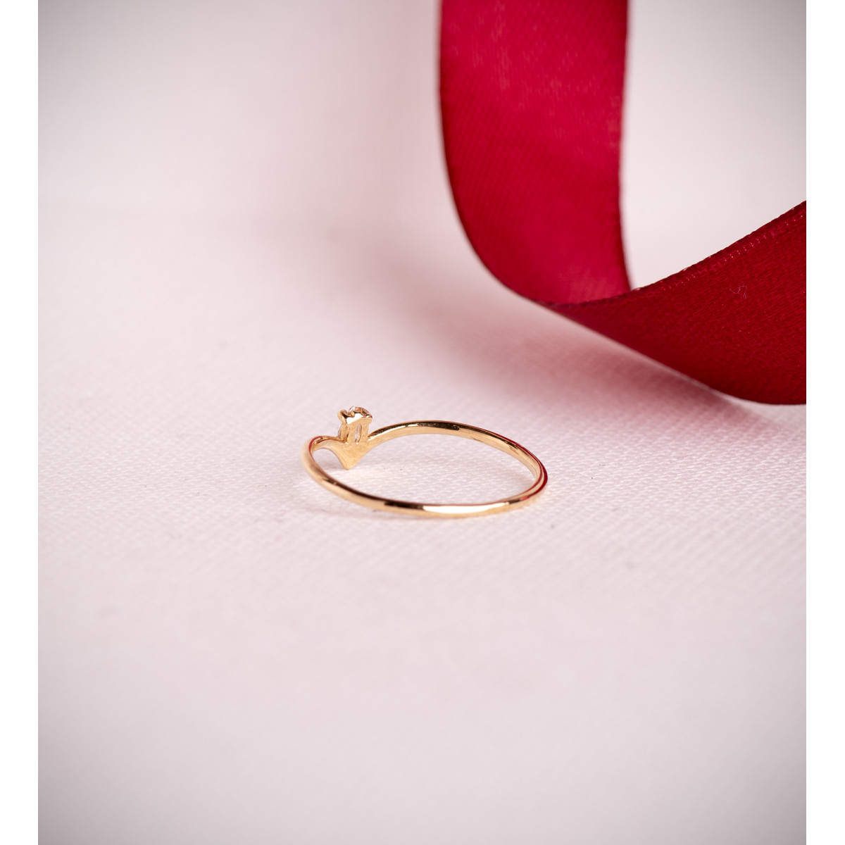 18K SORTIJA ORO AMARILLO PICO DIAMANTE LABORATORIO TALLA MARQUIS 0,067 QTES. G-VS2. ANCHO: 5MM