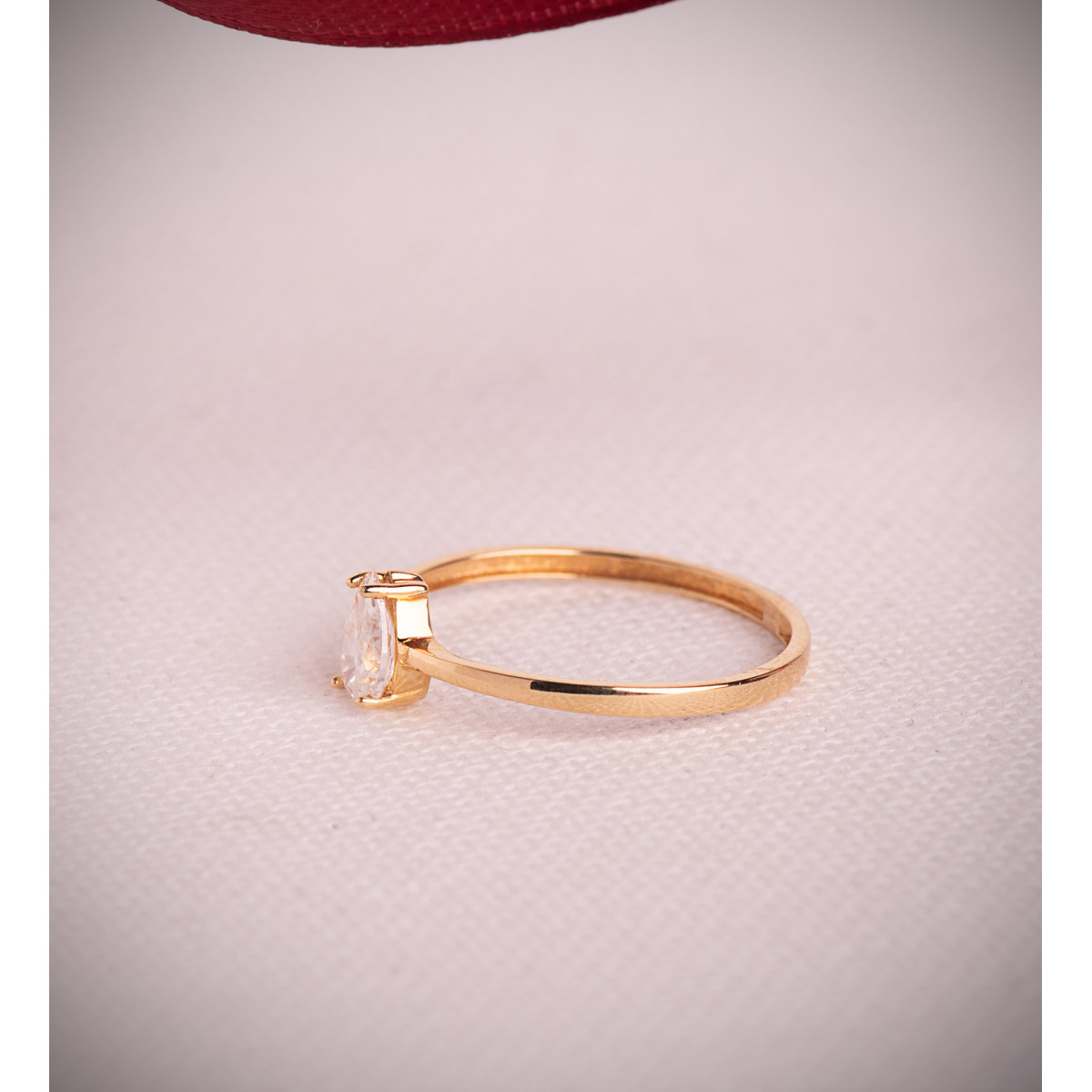 18K SORTIJA ORO AMARILLO DIAMANTE LABORATORIO TALLA PERA 0,35 QTES. VS2 - G. ANCHO: 6 MM