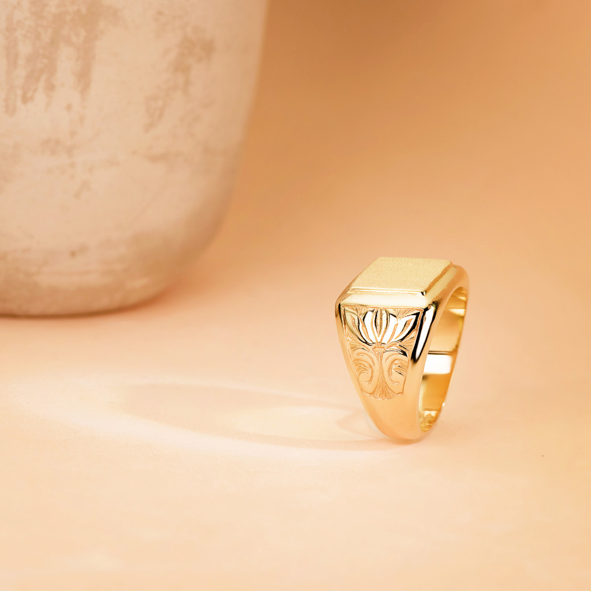 18K SELLO ORO AMARILLO CABALLERO MACIZO BRILLO ZONA GRABADO 13X12 MM