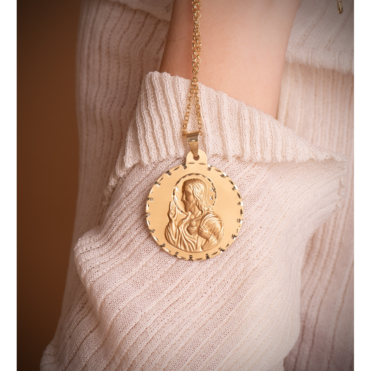 18K ESCAPULARIO ORO AMARILLO TALLADO VIRGEN DEL CARMEN Y CORAZON DE JESUS 42 MM