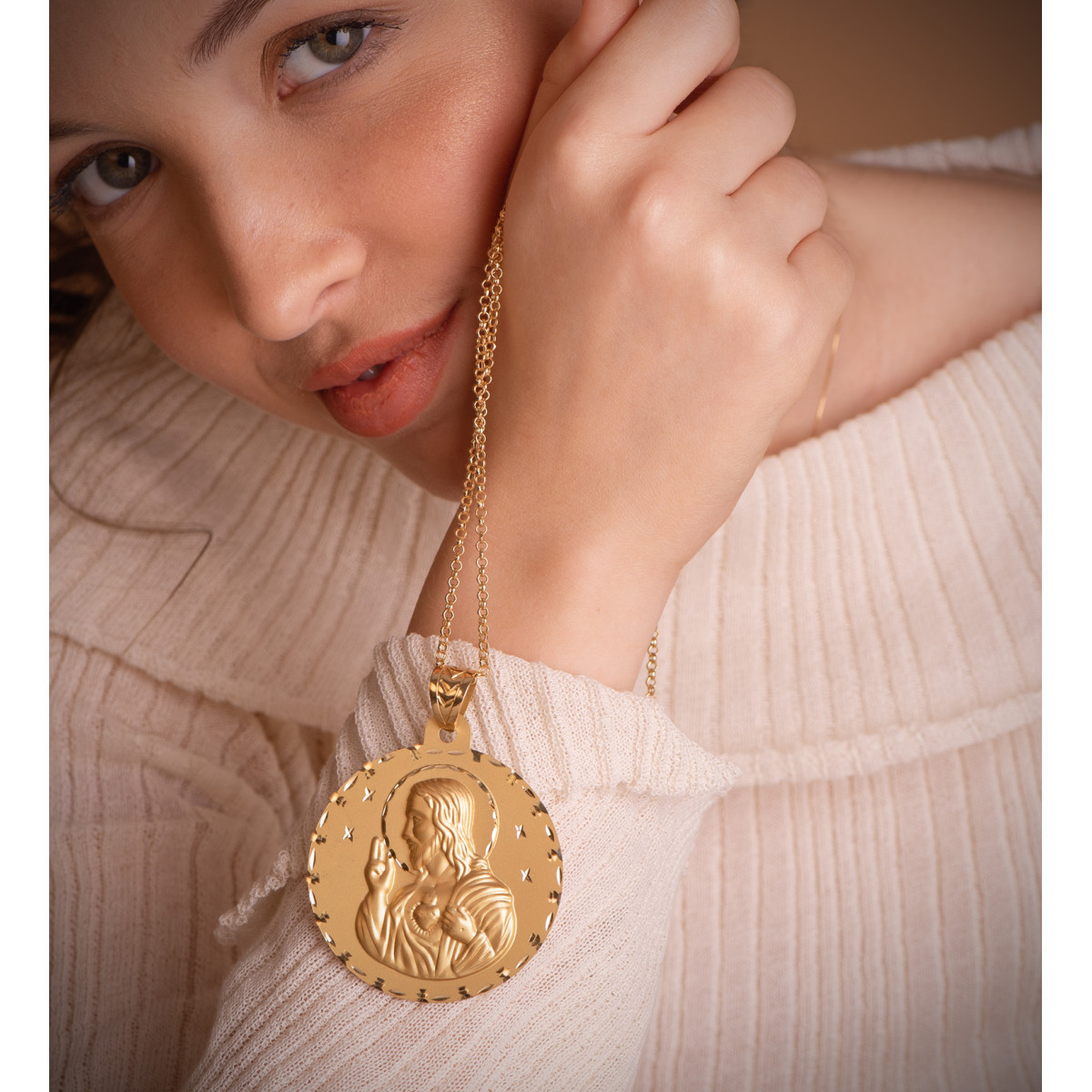 18K MEDALLA ORO AMARILLO ESCAPULARIO ORO AMARILLO TALLADO VIRGEN DEL CARMEN Y CORAZON DE JESUS 55 MM