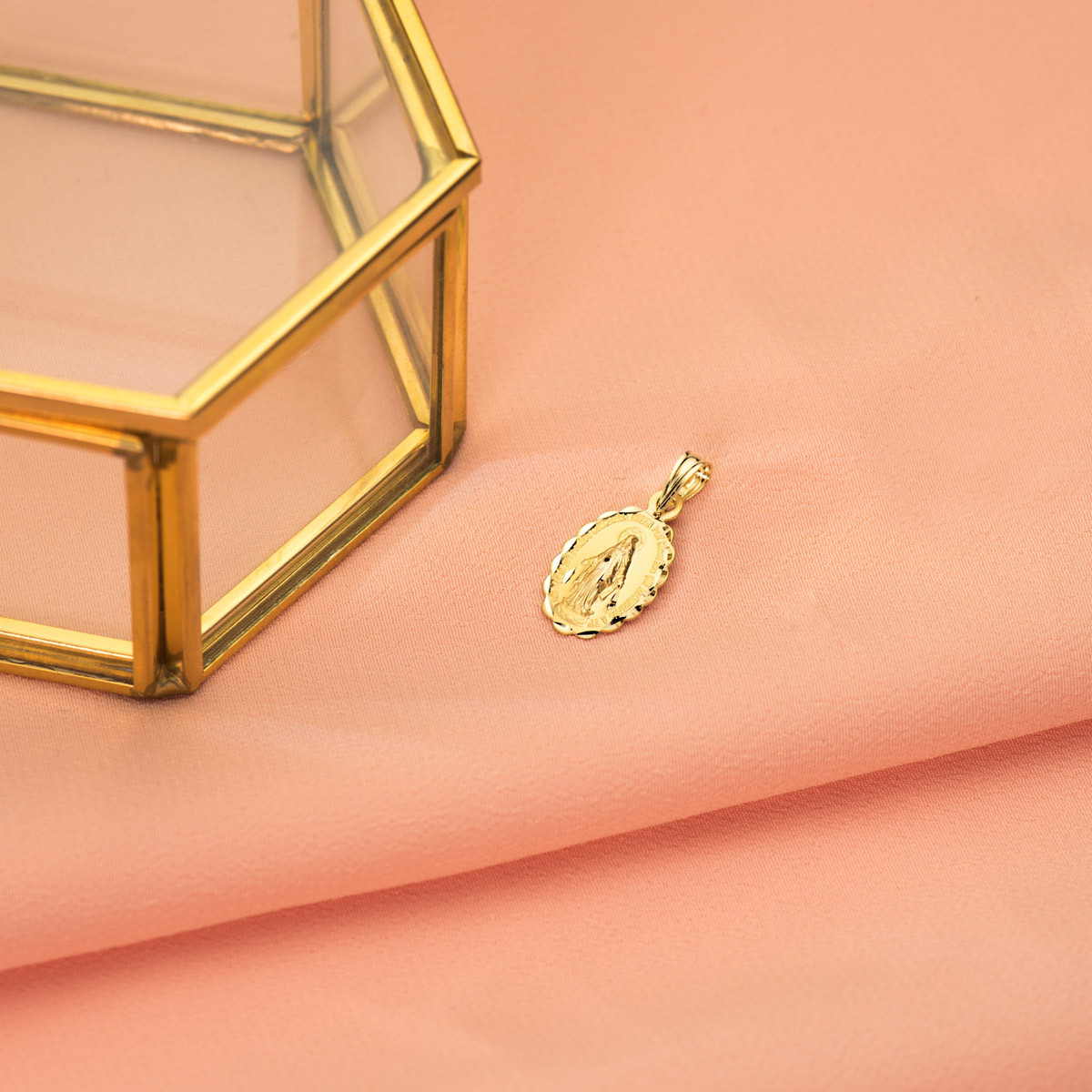 18K MEDALLA ORO AMARILLO VIRGEN DE LA MILAGROSA OVAL TALLADA 15X10 MM