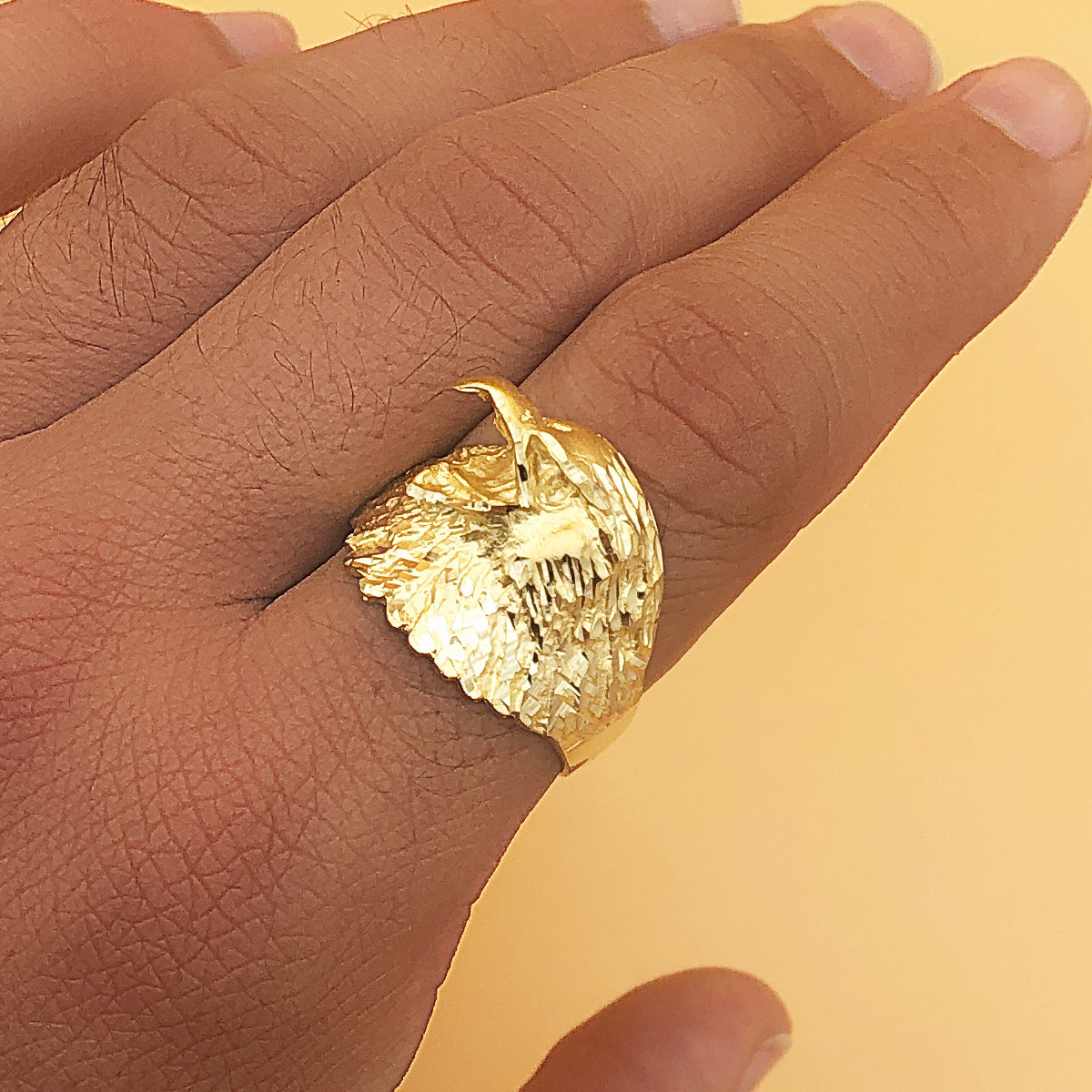 18K SELLO MACIZO ORO AMARILLO AGUILA CALVA AMERICANA TALLADA ANCHO 19 MM