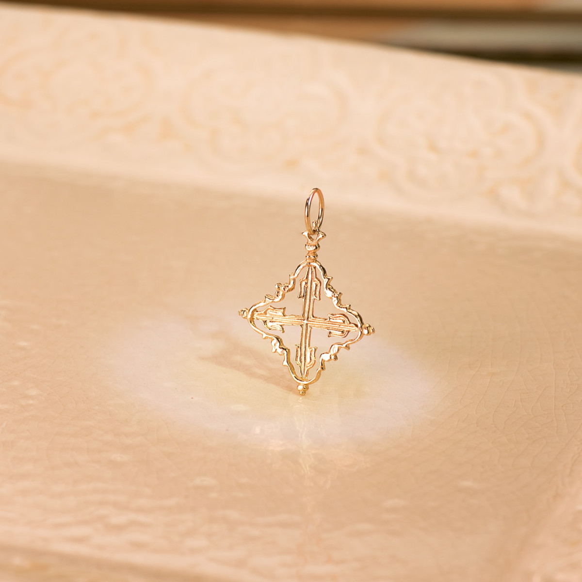 18K COLGANTE ORO AMARILLO CRUZ MALLORQUINA 26 X 22 MM