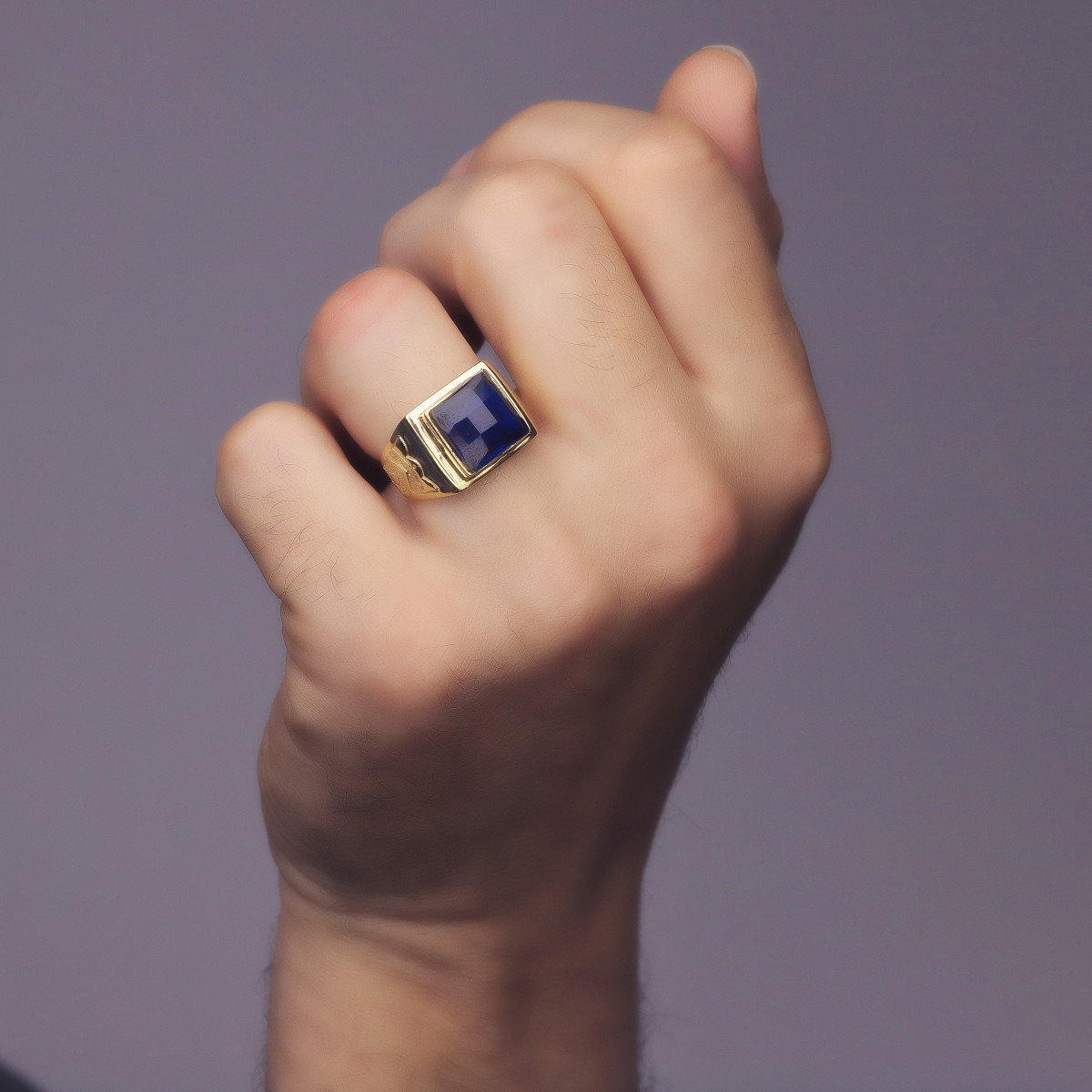 18K SELLO CUADRADO ORO AMARILLO MACIZO CON PIEDRA SPINEL ZAFIRO TALLA DAMERO 12X12 MM