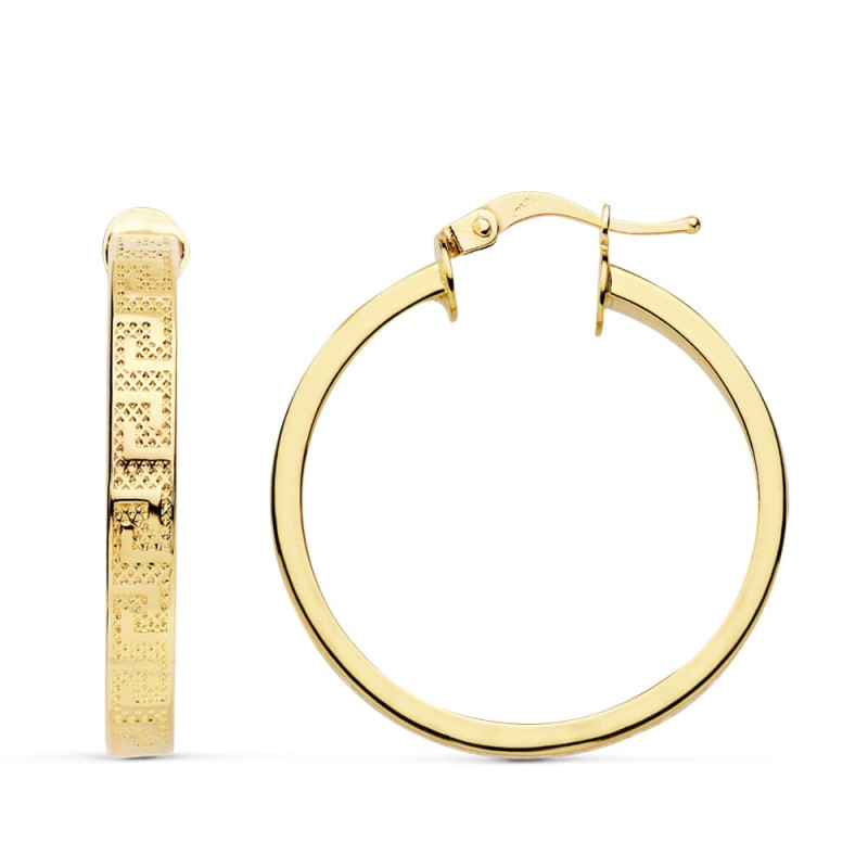 18K AROS ORO AMARILLO HUECOS CON GRECA. MEDIDA: 28X4 MM. GROSOR: 1,5 MM