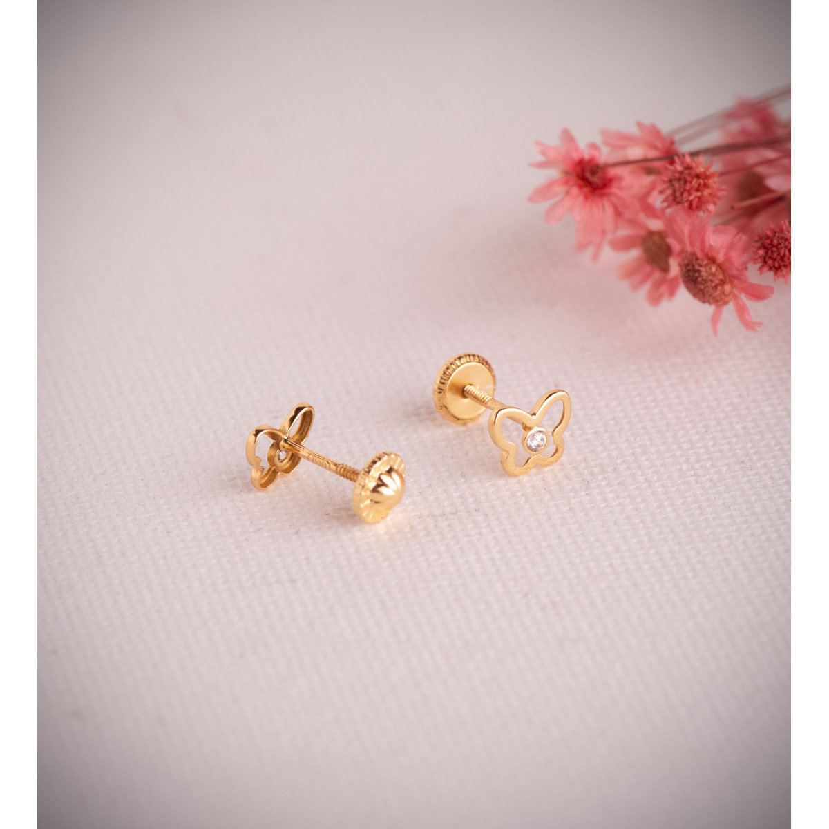 18K PENDIENTES ORO AMARILLO MARIPOSA CALADA CON CIRCONITAS. MEDIDA: 6,5 X 5 MM. CIERRE TUERCA