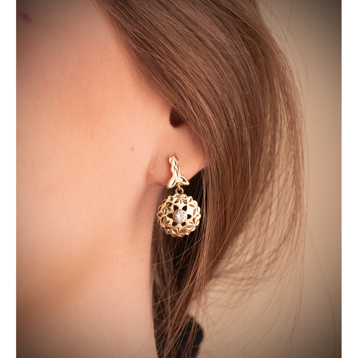 18K PENDIENTES ORO AMARILLO CUBANAS TALLADAS CON CIRCONITA 26 X 14MM. CIERRE CATALAN