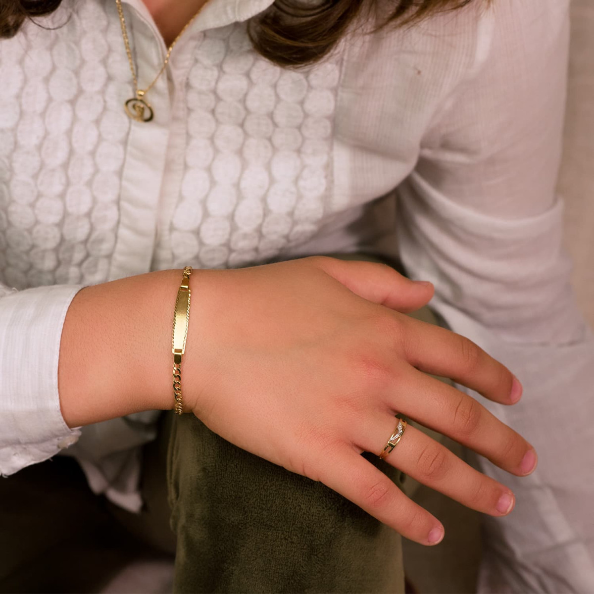 18K SORTIJA ORO BICOLOR CALADA CON ROMBOS Y CIRCONITAS. ANCHO: 3,5 MM