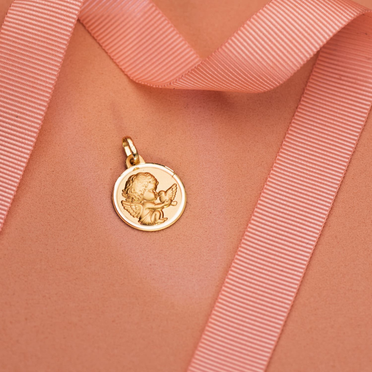 18K MEDALLA ORO AMARILLO ANGEL NIÑO BURLON CON PALOMA BISEL 16 MM
