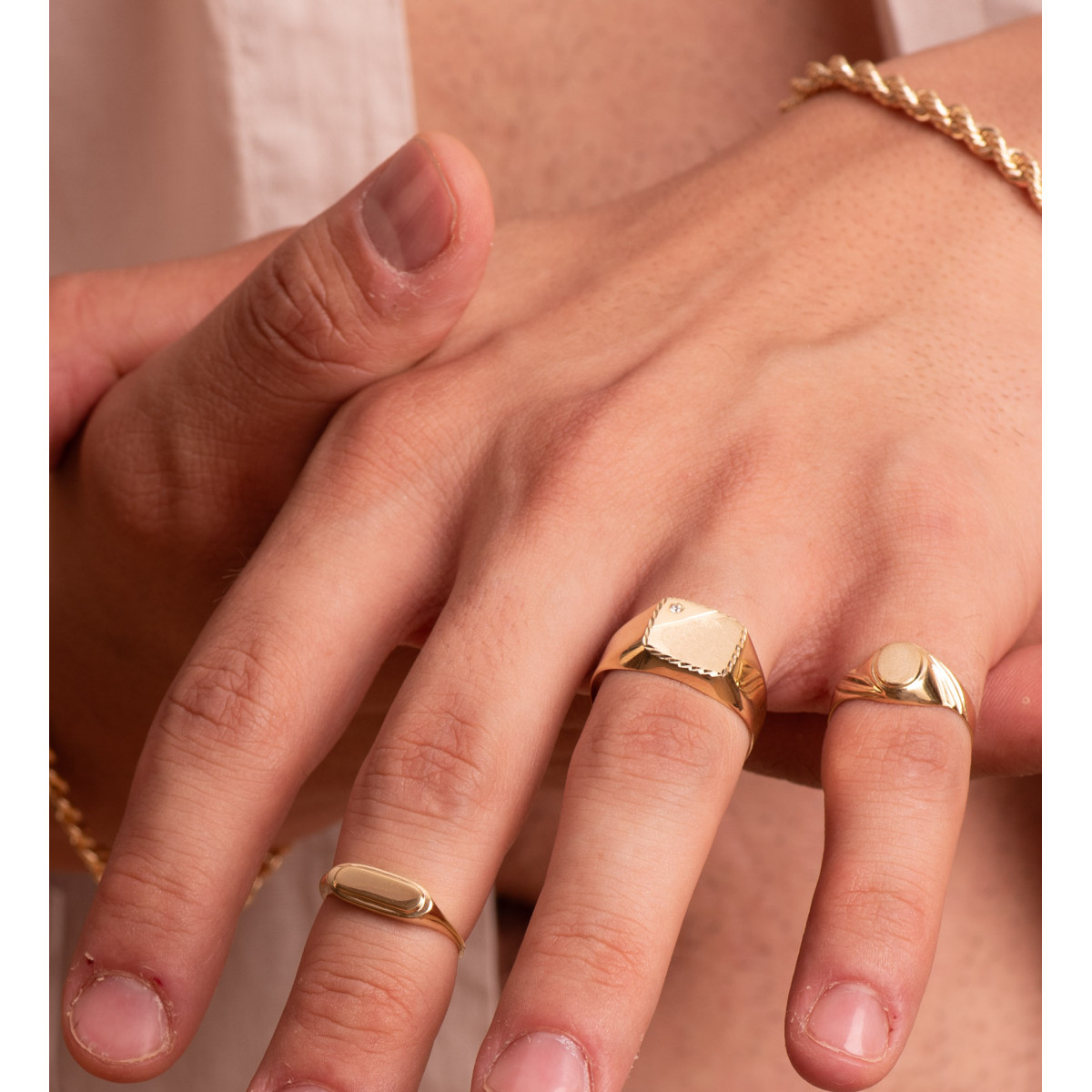 18K SELLO ORO AMARILLO HUECO CADETE ZONA GRABADO OVAL DE 7X6 MM