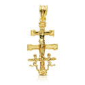 9K CRUZ ORO AMARILLO CARAVACA CON CRISTO. MEDIDA: 28 X 14 MM
