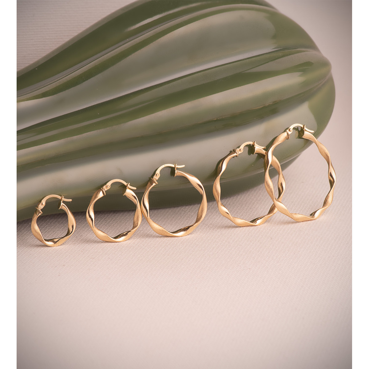 18K AROS ORO AMARILLO HUECOS RETORCIDOS MATE Y BRILLO 34 MM. GROSOR: 3 MM