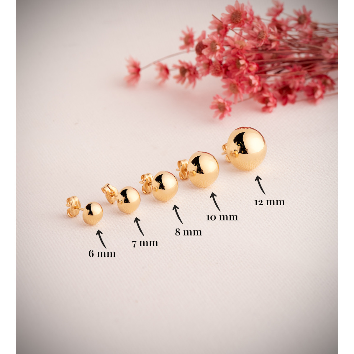 18K PENDIENTES ORO AMARILLO MEDIA BOLA LISA HUECA. ANCHO: 7 MM. CIERRE PRESION