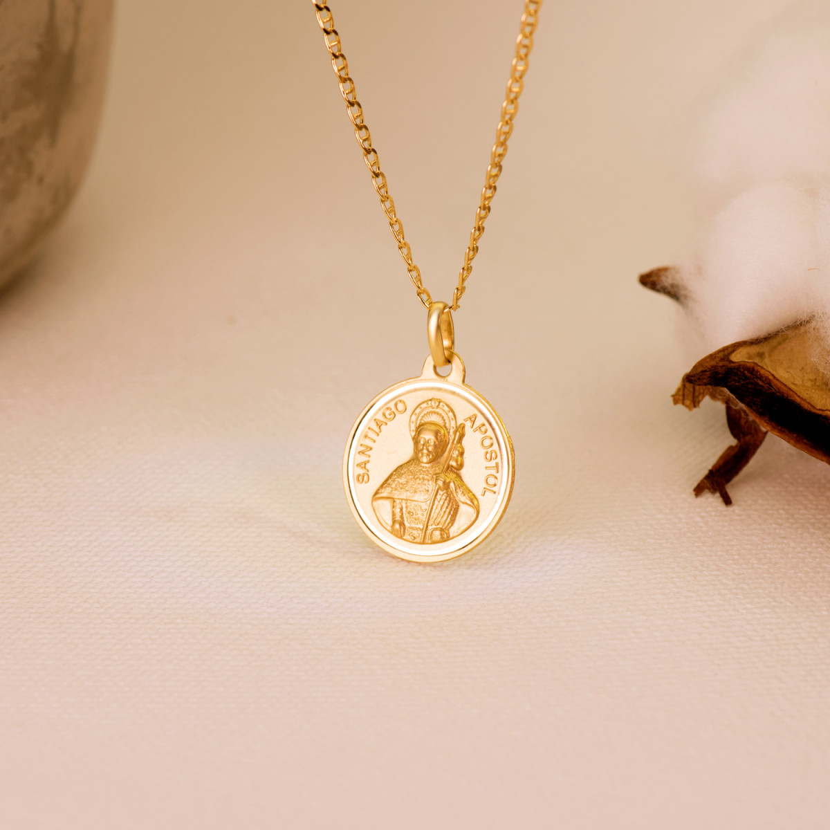 18K MEDALLA ORO AMARILLO SANTIAGO APOSTOL BISEL 18 MM