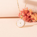18K GUARDAPELO DIJE PORTAFOTOS REDONDO ORO AMARILLO ESMALTE BLANCO DIAMANTE 0.035 QTES. 21 MM