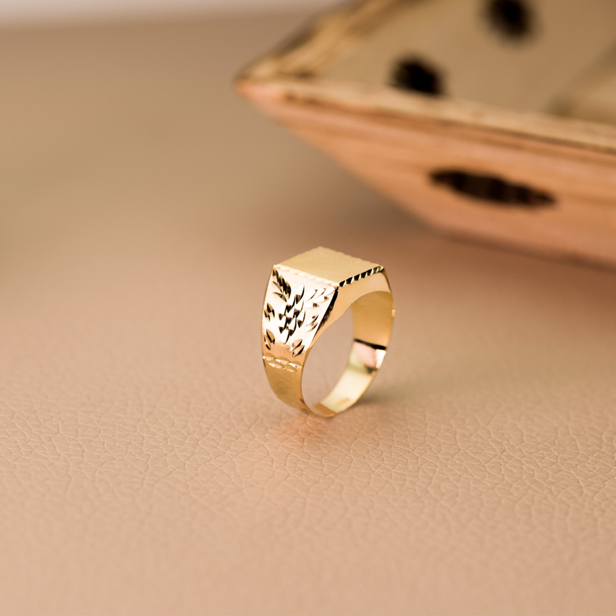 18K SELLO ORO AMARILLO HUECO TALLADO RECTANGULAR ZONA GRABADO 10X9 MM